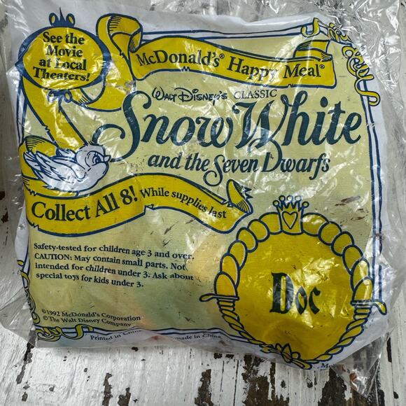 1992 McDonald’s Happy Meal Toy Snow White And Seven Dwarfs Doc NIP NOS Disney - Picture 2 of 3